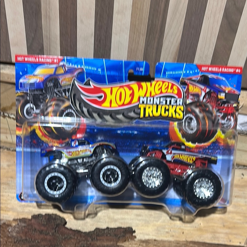 HOT WHEELS RACING #1 vs. HOT WHEELS RACING #4 Monster Trucks Set - Blue and Red